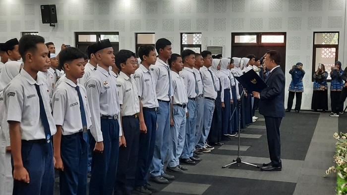 Ketua OSIS Terpilih Hasil Pemilos 2025 dari 82 Sekolah Dikukuhkan Wakil Bupati Kulon Progo