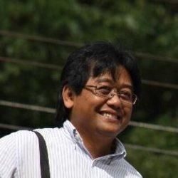 Puisi Pada Listrik Yang Padam Ibnu Wahyudi: pada listrik yang padam mengalir pikiran geram
