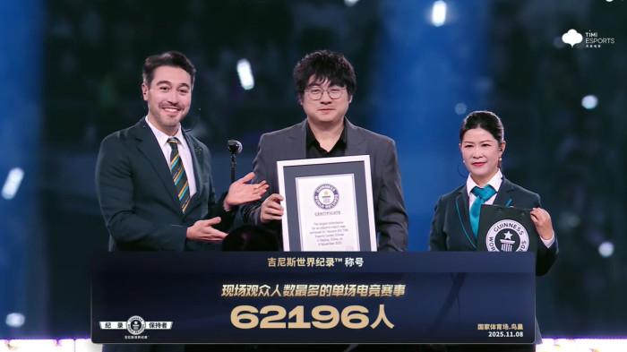 Penyerahan Sertifikat Honor of KIngs