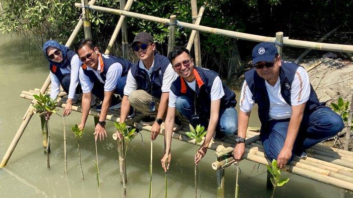 Perumnas Tanam 70.000 Pohon Mangrove dan Kembangkan UMKM Binaan di Demak