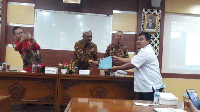 Dewan Pengupahan Perwakilan Buruh di DIY Walk Out Saat Sidang Pleno Penetapan UMP DIY 2023