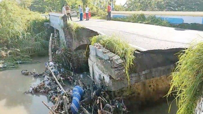 Pondasi Jembatan Penghubung Kecamatan Ambrol Diterjang Banjir, Ini Respon Bupati Klaten
