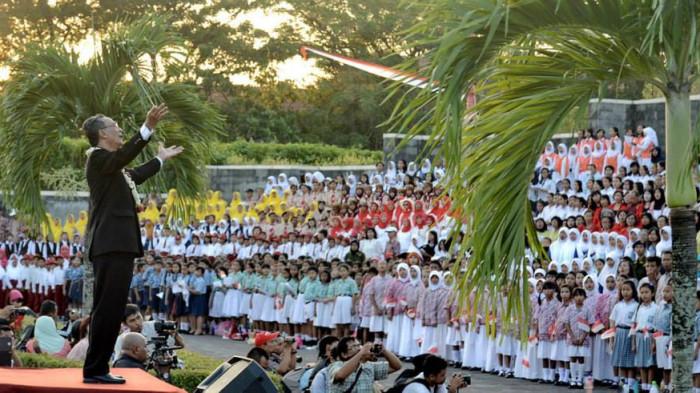 Priyo Sebagai Konduktor Aubade 5000 UGM