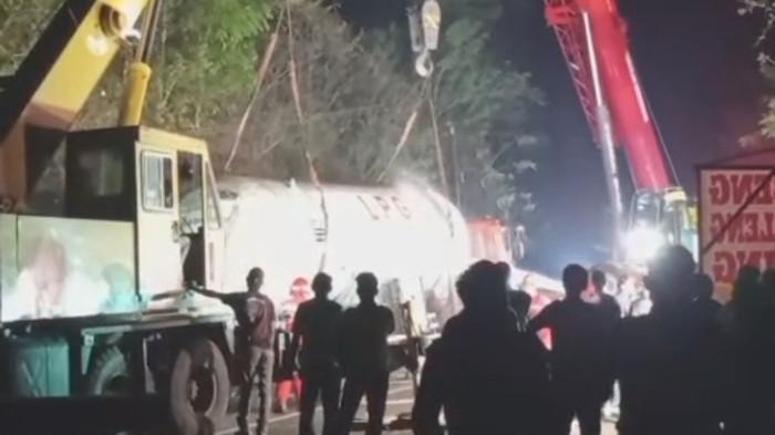 Kecelakaan Truk Tangki LPG Tewaskan Sopir di Gunungkidul, Operasi Penyelamatan 12 Jam