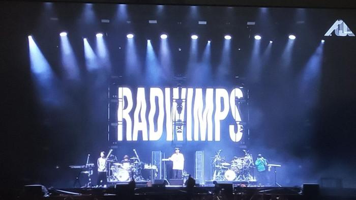 10 Lagu RADWIMPS Populer Film Karya Makoto Shinkai ost Anime Suzume