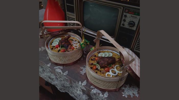 Berbagai olahan khas nusantara dapat dinikmati dalam paket iftar 