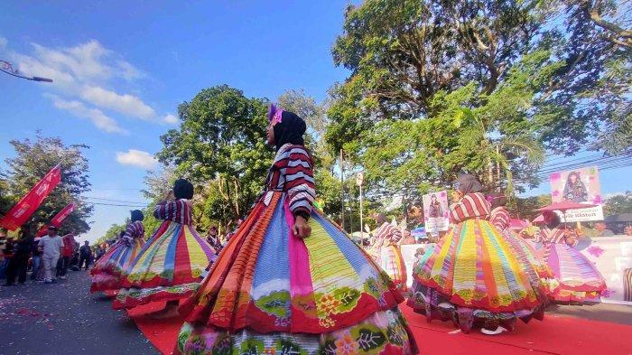 Ribuan Warga Tumpah Ruah Saksikan Klaten Lurik Carnival