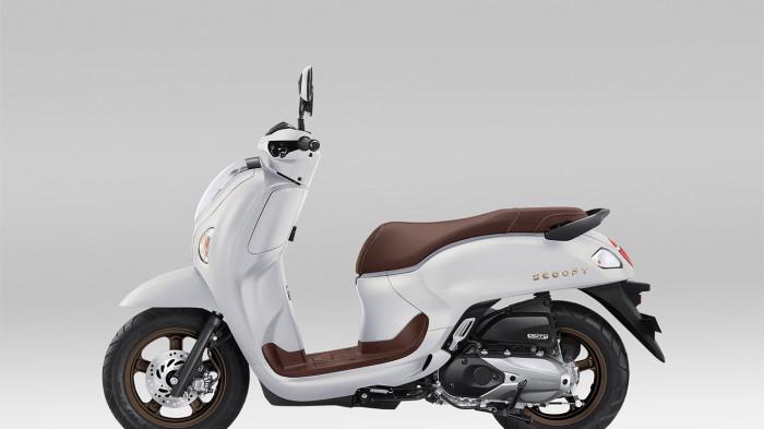 Siap Jadi Trendsetter Baru, Skutik Retro New Honda Scoopy Kini Makin Stylish 1