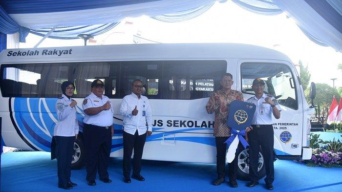 Sleman Terima Bantuan Bus Sekolah untuk Sekolah Rakyat Menengah Atas 20 Bromonilan