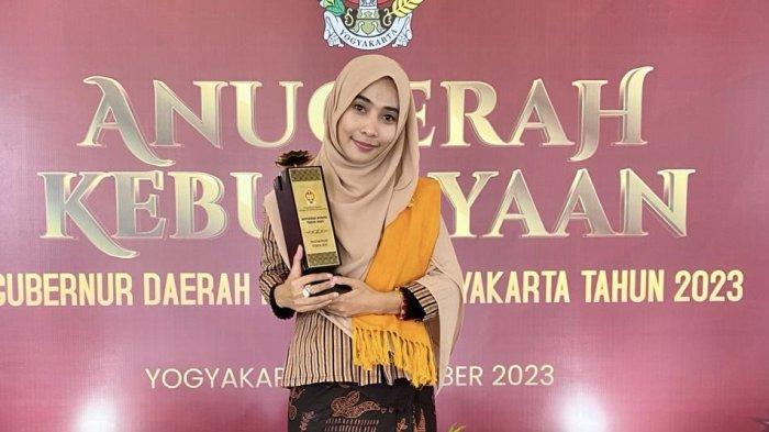 Usung Nuansa Islami, Desainer Batik Ini Diganjar Anugerah Kebudayaan dari Sri Sultan HB X