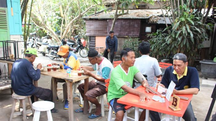 Suasana Makan Siang Prasmanan SMJ