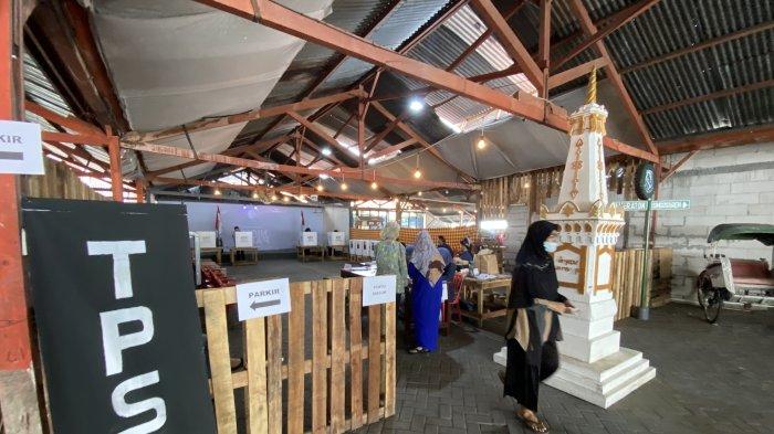 TPS 32 Singosaren Yogyakarta Tempat Butet Kartaredjasa Nyoblos Usung Suasana Adat Jawa