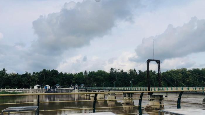 Wisata Gratis di Bendungan Kamijoro di Perbatasan Kulon Progo dan Bantul