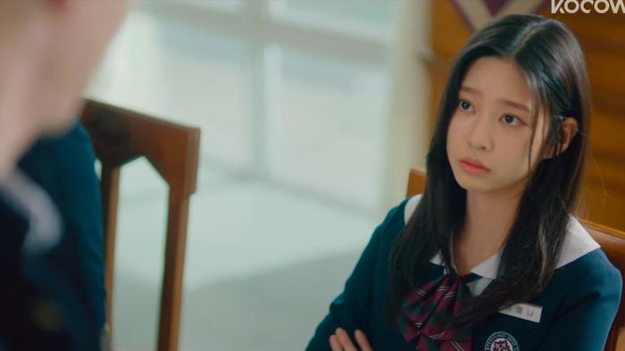 Kim Min-Ju sebagai Lee Ye-Na dalam drama 