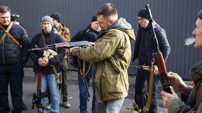 Update Invasi Rusia: Uni Eropa Segera Kirm Peralatan Tempur dan Amunisi untuk Tentara Ukraina