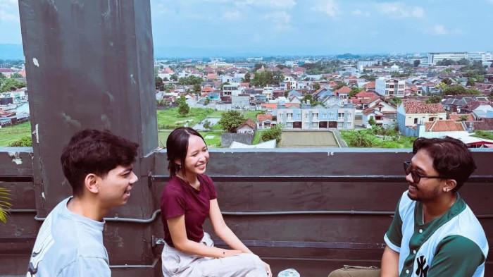 Uptown cafe and space