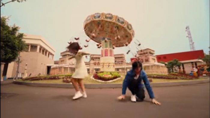 Lirik Lagu Dunia Yang Terlupa Noah, Mulai nyalakan kembali Dunia yang terlupa