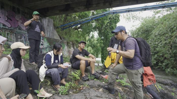 MEMORI GEMPA : Wisata Geotrek Jogja dalam upaya mengenang kembali memori gempa 2006 yang berpusat di Sesar Opak, Piyungan, Bantul, Minggu 26 Oktober 2025.