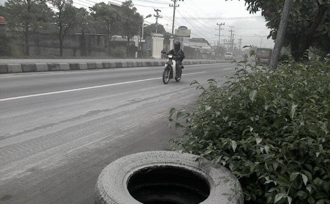 Abu Gunung Merapi Terbang Sampai Ngawi