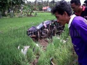 Tiga Tewas Tertabrak Kereta di Perlintasan Tanpa Palang