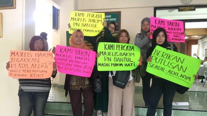 Tuntut Pelaku KDRT Dihukum Maksimal, JPY Gelar Aksi Damai di PN Bantul