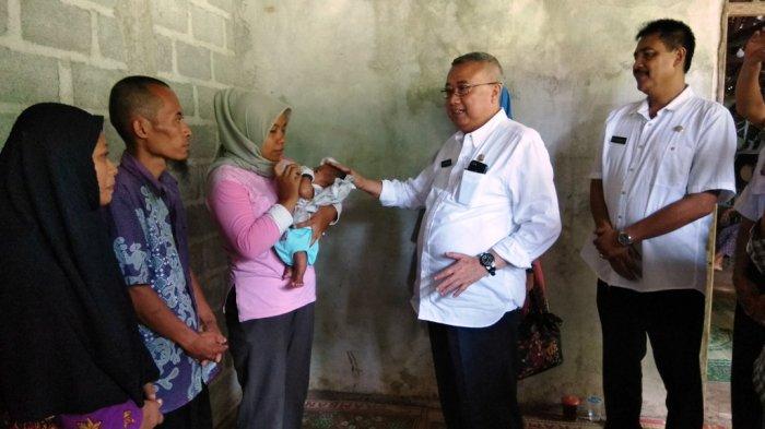 Bupati Bantul Kunjungi Sukasni, Ibu Dua Anak di Dlingo Penderita Kanker Stadium 4B