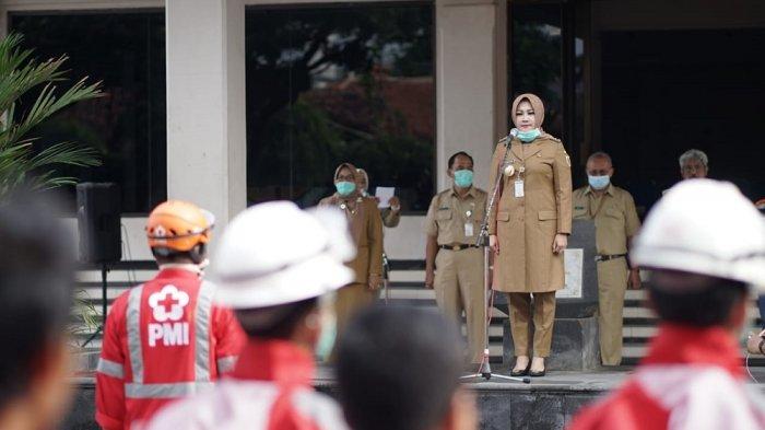 Bupati Klaten Beri Komando Penyemprotan Disinfektan Serentak Lewat Siaran Radio