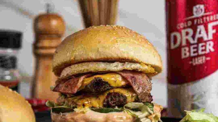 Busty Sandwich & Burger