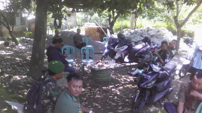 Personel Denpom Bersiaga di Kediaman Keluarga Pramono di Berbah