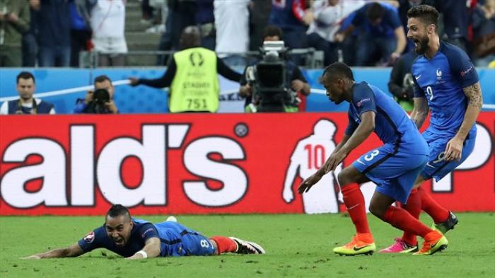 Gol Indah Payet Pastikan Kemenangan Perancis