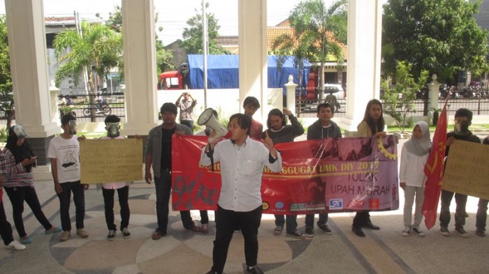 Aksi Damai di PTUN Warnai Persiapan Sidang Gugatan ABY Soal UMK