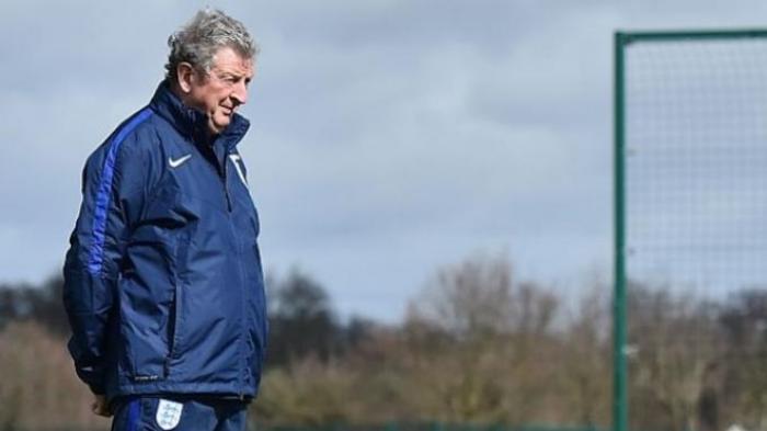 Rooney Minta FA Perpanjang Kontrak Roy Hodgson