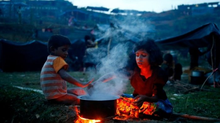 Kisah Pilu Pengungsi Rohingya, Ibu Ini Terpaksa Suapi Anaknya dengan Rumput untuk Ganjal Lapar