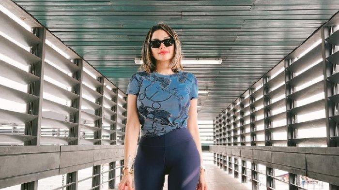 Berurai Air Mata, Nikita Mirzani Menyesal Tidak Dari Dulu Gandeng Shopee Live Biar Makin Cuan