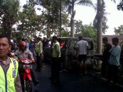 BREAKING NEWS : Mobil Terbakar di Piyungan, Jalanan Macet Parah