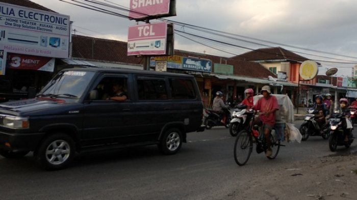 Jam Pulang Kerja, Jalan Godean Terpantau Padat