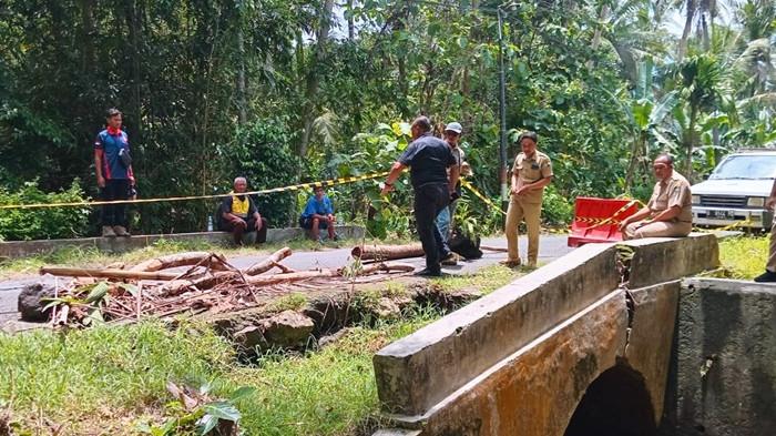 Jembatan Penghubung Jalan Milir-Krembangan Kulon Progo Ambrol, Akses Kendaraan Berat Dialihkan