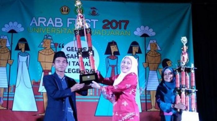 UII Juara Umum Arab Fest UNPAD 2017