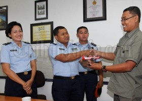 TNI AU Lanud Adisutjipto Pererat Hubungan dengan Tribun
