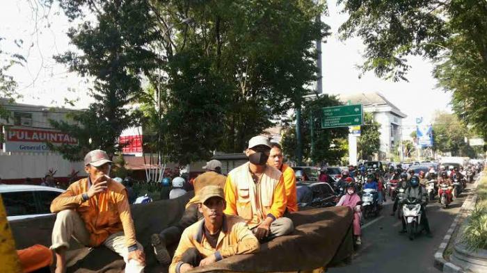 Jalan Jenderal Sudirman Macet Parah
