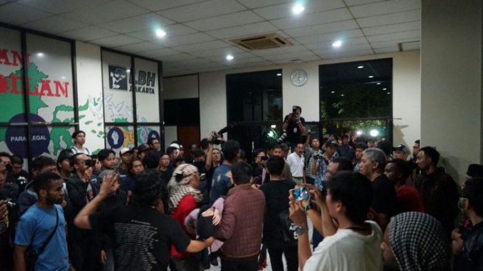 Gara-gara Informasi Hoax, Acara Seni di Kantor YLBHI Diserang Massa. Ini 5 Faktanya