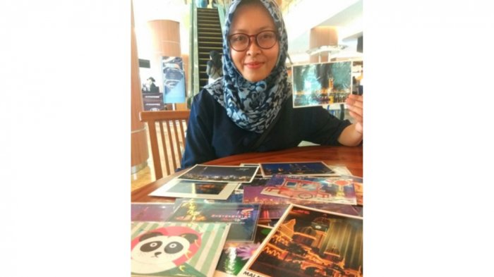 Kisah Kolektor Kartu Pos yang Jalan-jalan ke Luar Negeri Lewat Koleksinya