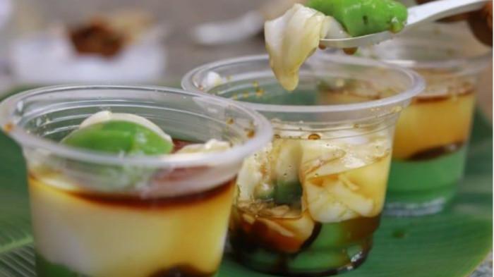 kue jongkong makann khas Bangka Belitung