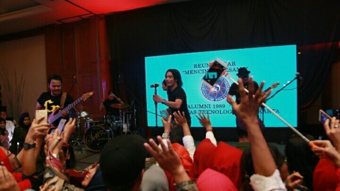 Reuni Akbar UTY Programkan Mencintai Sesama