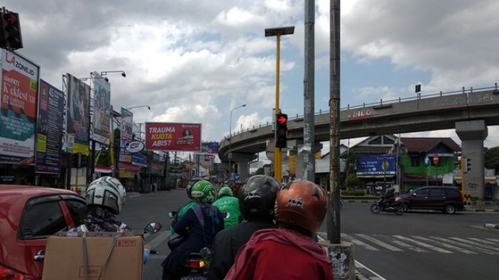 Minggu Siang, Lalu Lintas Simpang Janti Ramai Lancar