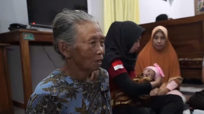Kisah Nenek Sumilah: Diusir dari Rumah, Rawat Bayi yang Dibuang, Jual jarit Kesayangan