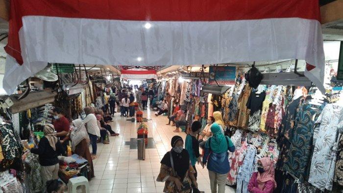 Pedagang di Pasar Beringharjo Bersemangat Usai Mengikuti Gerakan Indonesia Raya Bergema