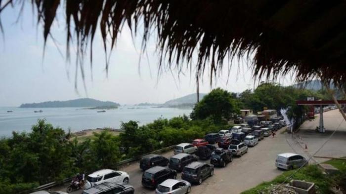 Antrean Kendaraan di Bakauheni Mengular Lima Kilometer
