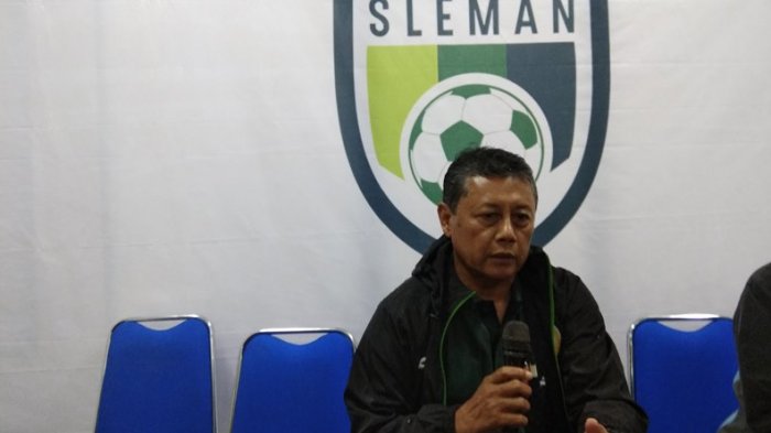 Sepanjang Karirnya, Pelatih PSS Sleman Hanya Pernah Dapat Satu Kartu Kuning