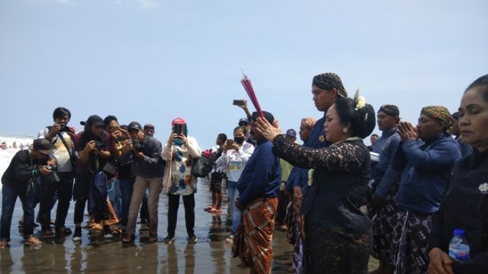 Perlu Diketahui, Ini Makna Labuhan Ageng Parangkusumo